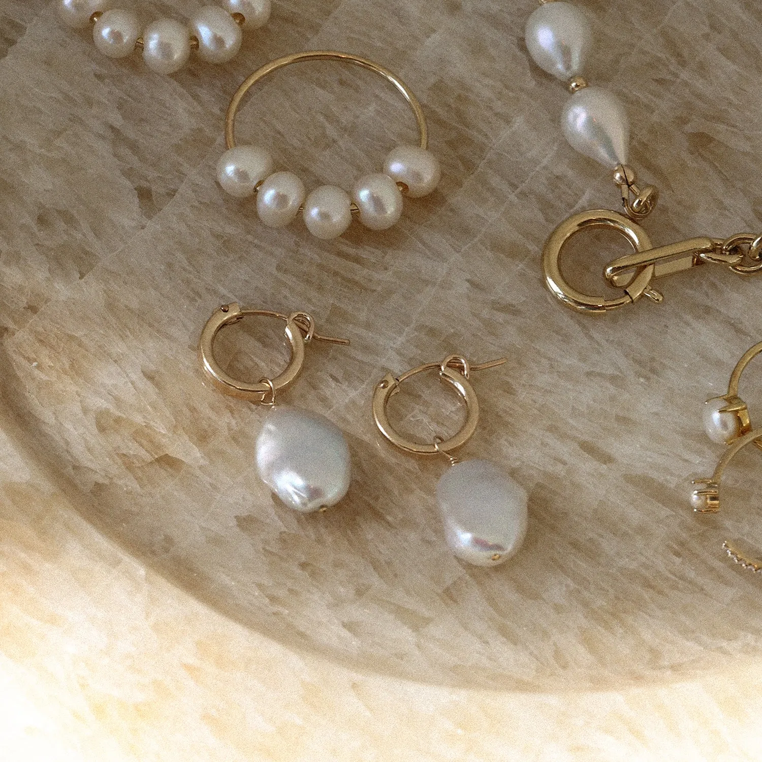 Amelia Hoops | Organic Pearl